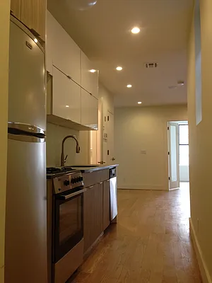 Rented by P Management | media 14