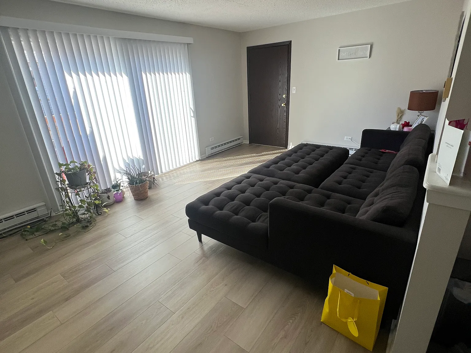 2 bed, 900 sqft, $1,400 — Photo 3