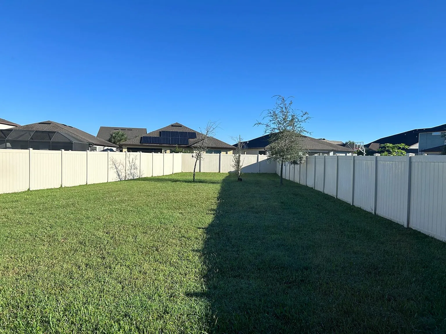 4 bed, 2379 sqft, $2,500 — Photo 3