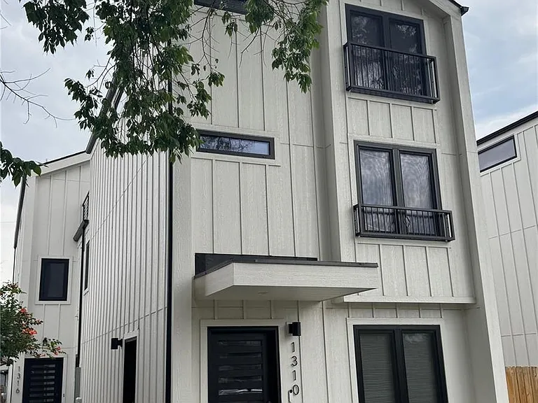 1310 Zenobia St — Photo 1