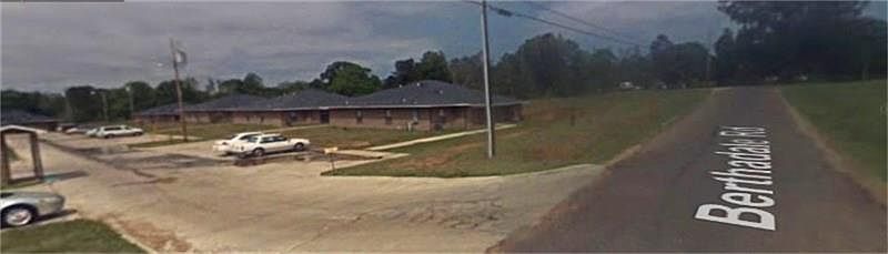 2nd image of 1185 Curtis Dr