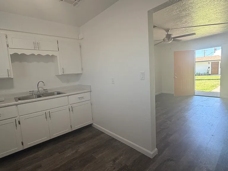 4901 E Willetta St #2 — Photo 7