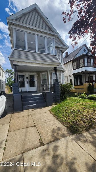 2nd image of 1305 4th Avenue