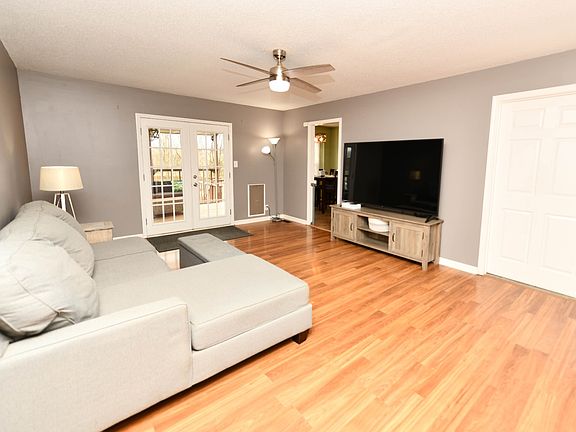 5th image of 1348 Jenny Ln