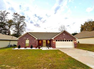 219 Madison Village Dr, Benton, AR 72015
