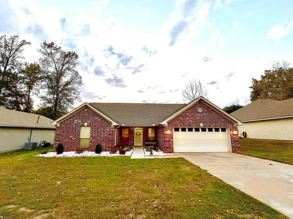 219 Madison Village Dr, Benton, AR 72015