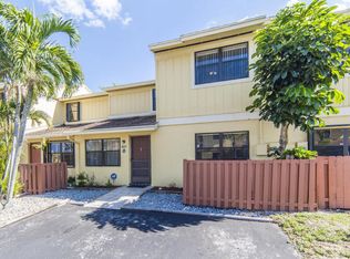 5246 Tennis Ln, Delray Beach, FL 33484