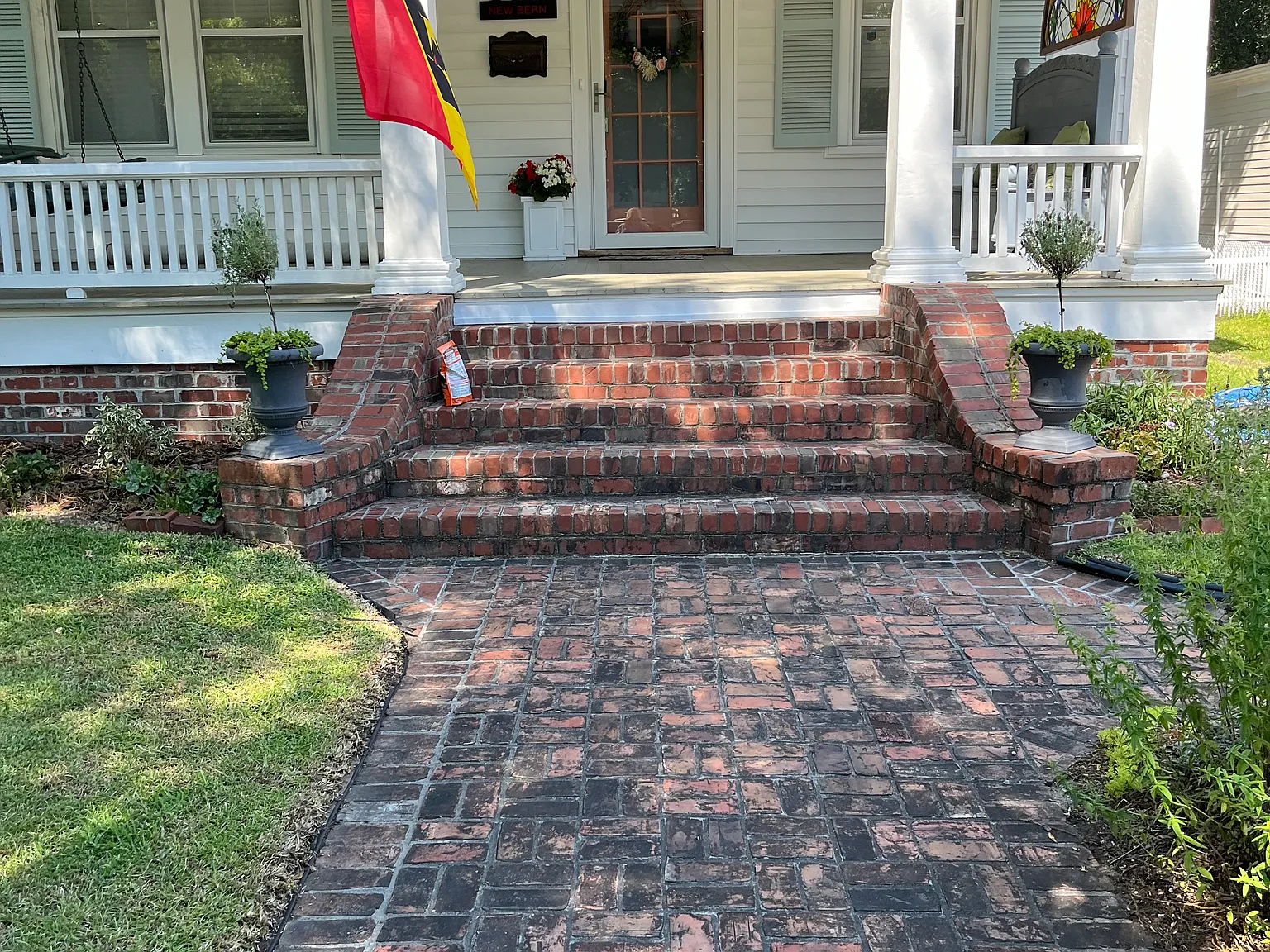 4 bed, 2336 sqft, $3,300 — Photo 2
