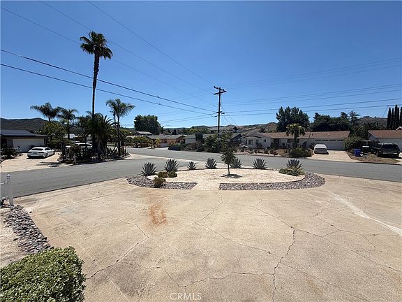 4th image of 14538 Springvale St