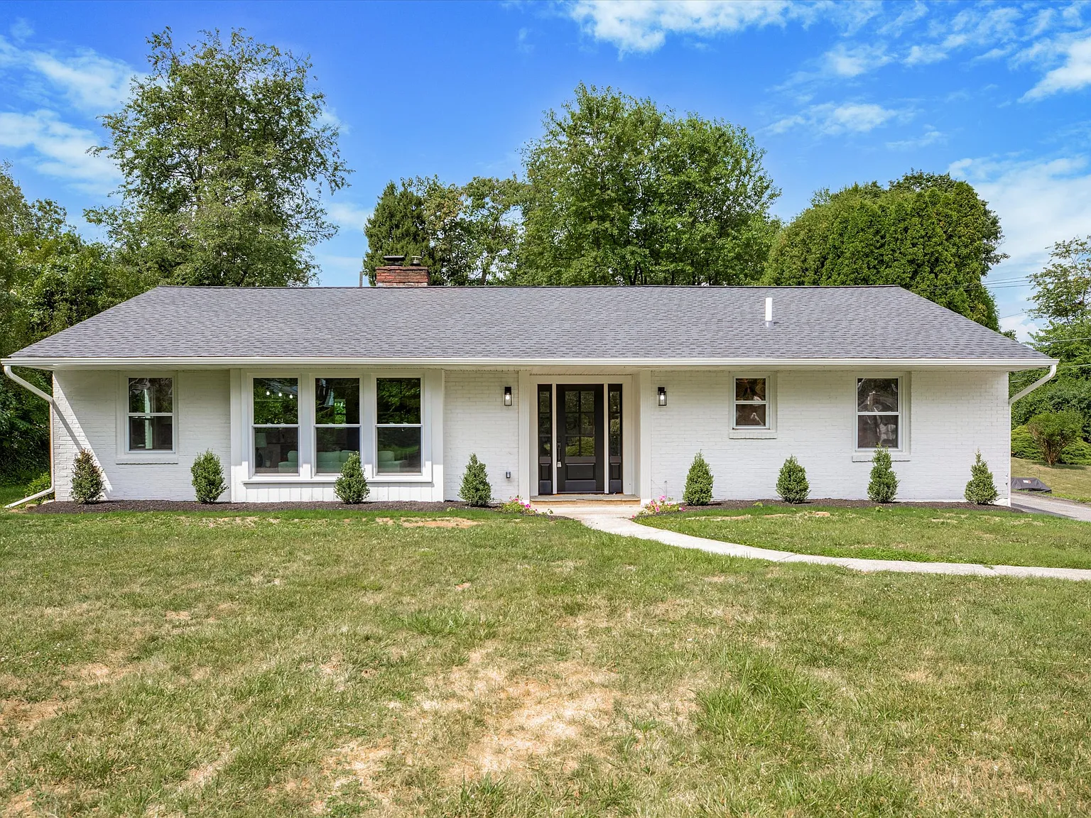 4 bed, 1730 sqft, $4,750 — Photo 3