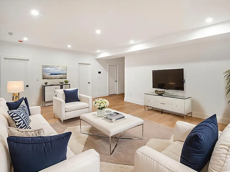 230 Auburn St #230 — Photo 7