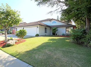 921 Burgan Ave, Clovis, CA 93611