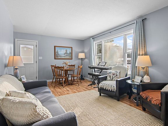 2nd image of 4556 Manor Wood Dr N