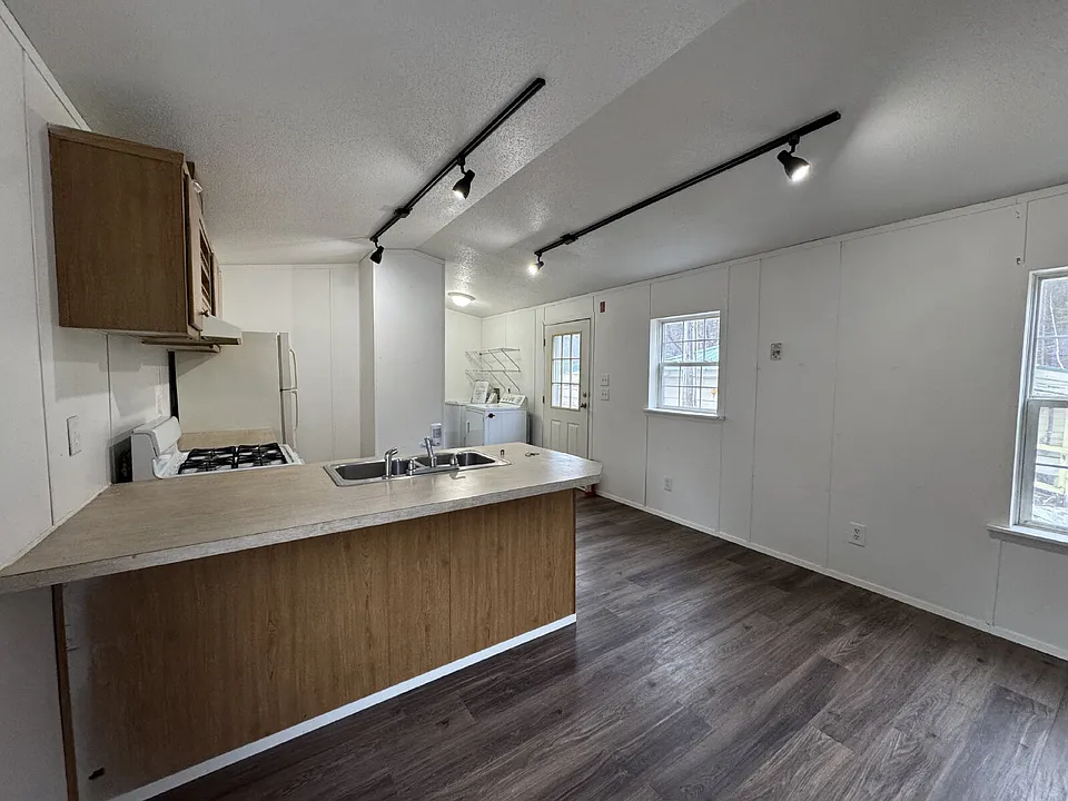 10 Sand Rd