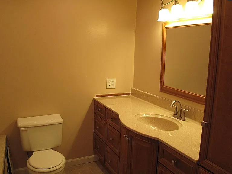 1107 Lockenvitz Ln — Photo 4