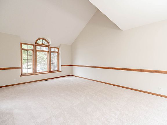 4th image of 1304 Champagne Ct