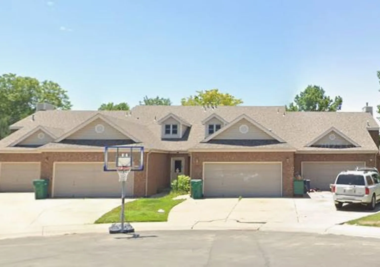 Country Club Townhomes — Photo 1