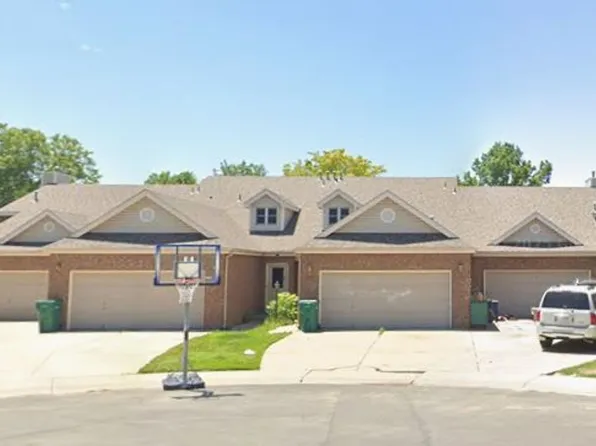 Country Club Townhomes