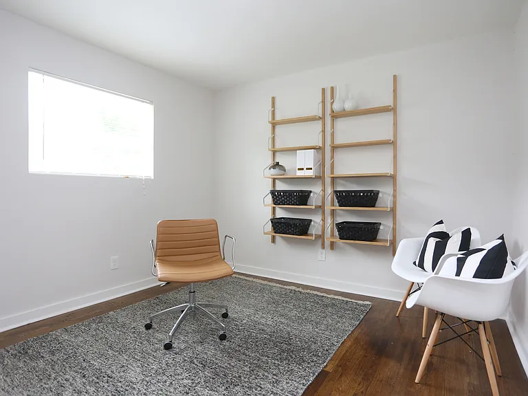 1073 Hollywood Rd NW — Photo 6
