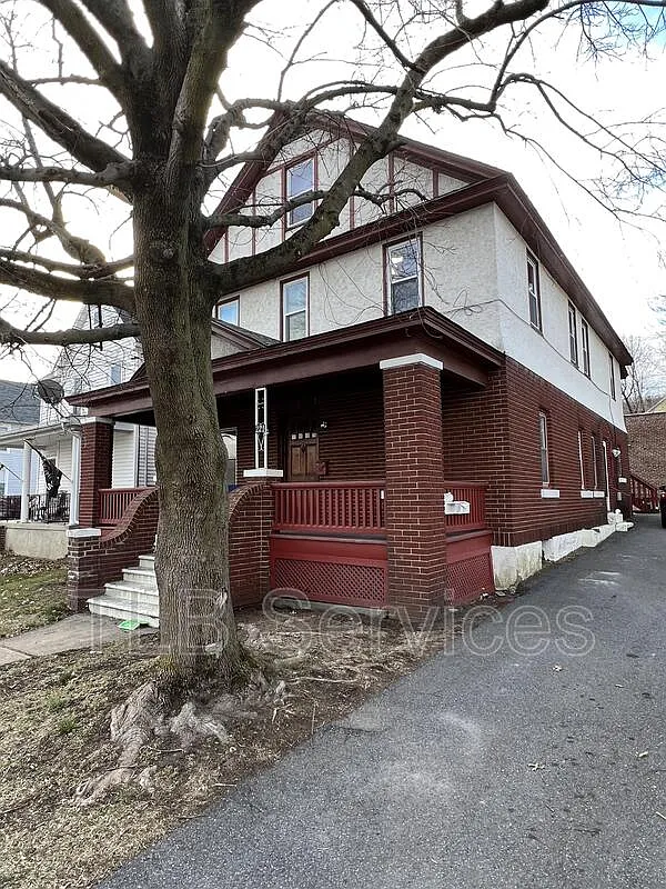 Building Photo - 221 3rd St #3