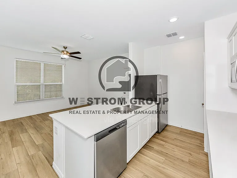 2600 Starwater Dr — Photo 22