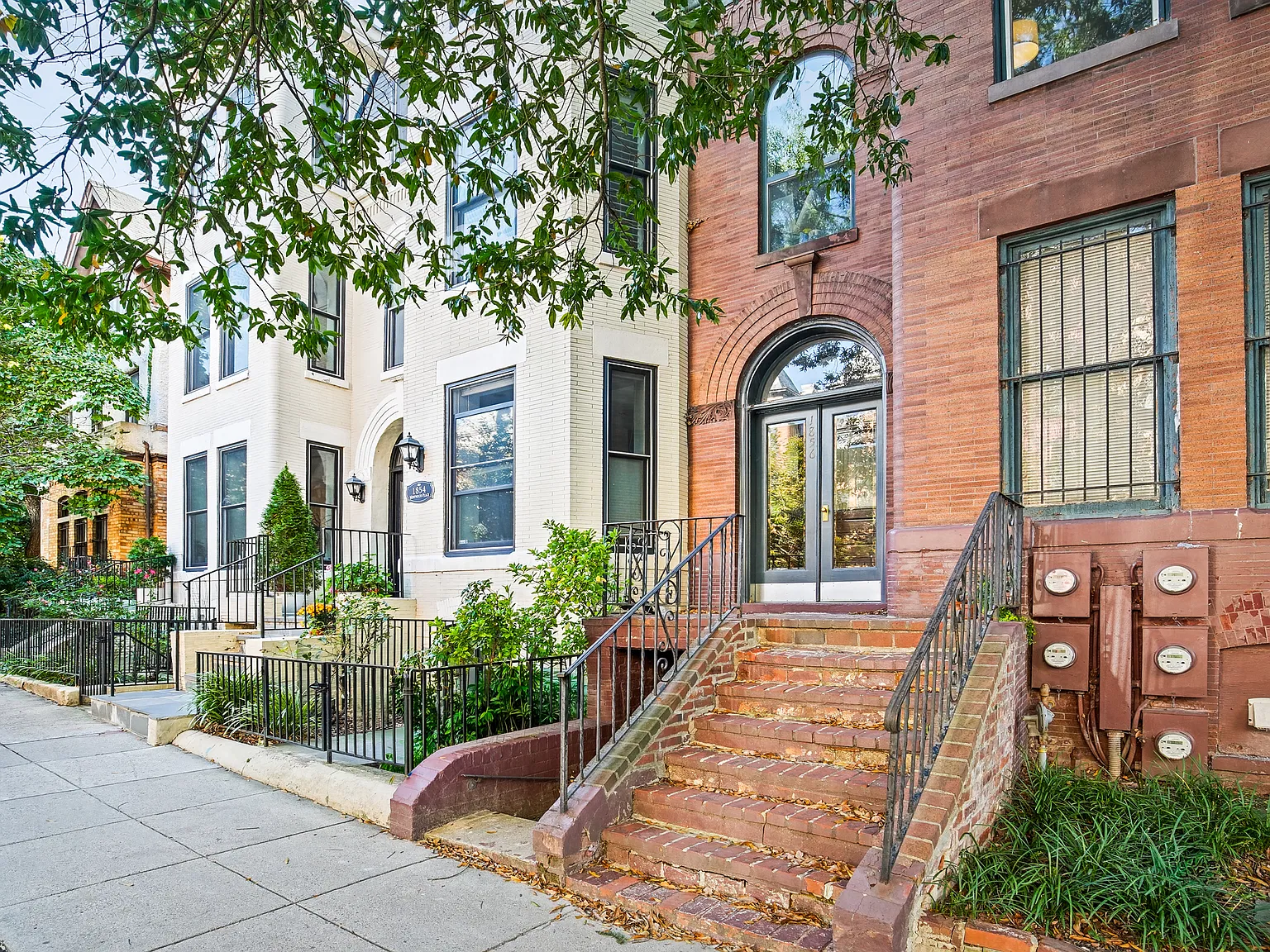 2 bed, 1017 sqft, $3,800 — Photo 2