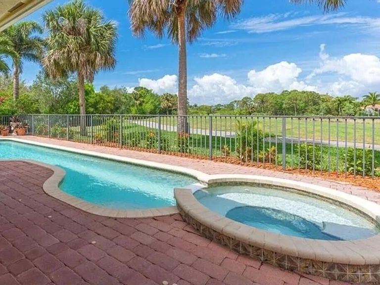 850 SW Palm Cove Dr — Photo 2