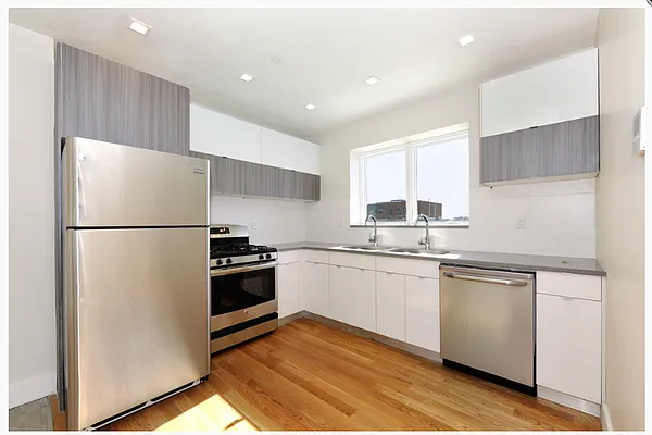 Rented by HCO NY | media 31