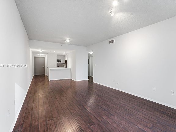 5th image of 185 SE 14th Ter APT 1010