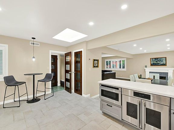 5th image of 2407 Norton Street