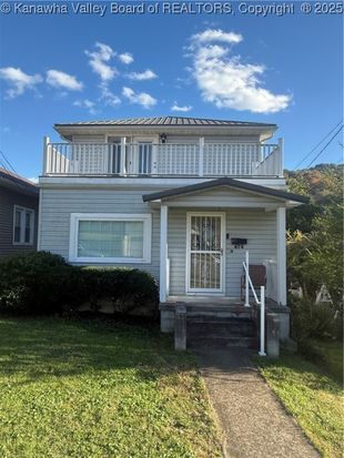 474 3rd St, Madison, WV 25130