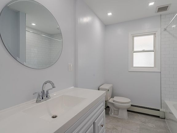 4th image of 2 Dahnerts Park Ln Floor 2