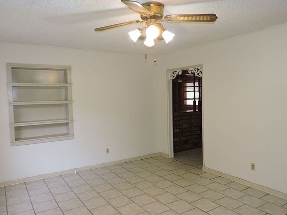 4th image of 1825 Bainbridge Ave #A