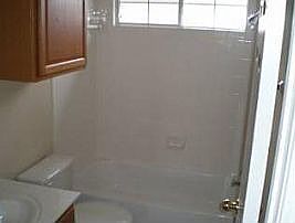 3rd image of 3521 Lynnbrook Dr