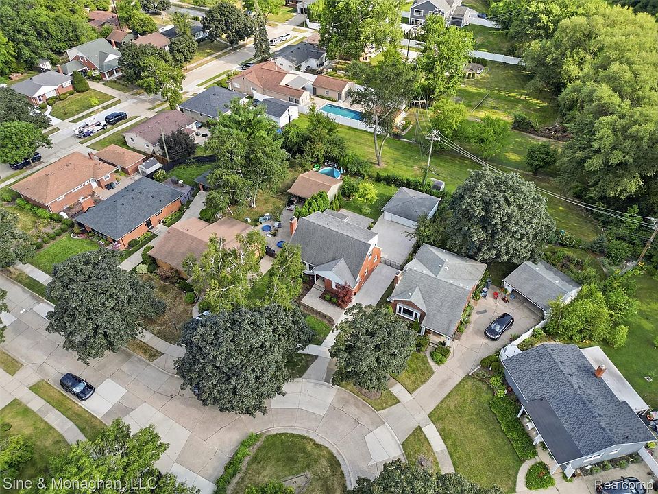 1327 Alicia Ct, photo 11