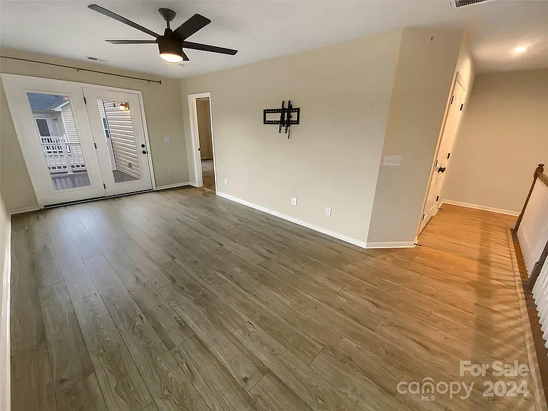 11052 Chalkbark Ln — Photo 11