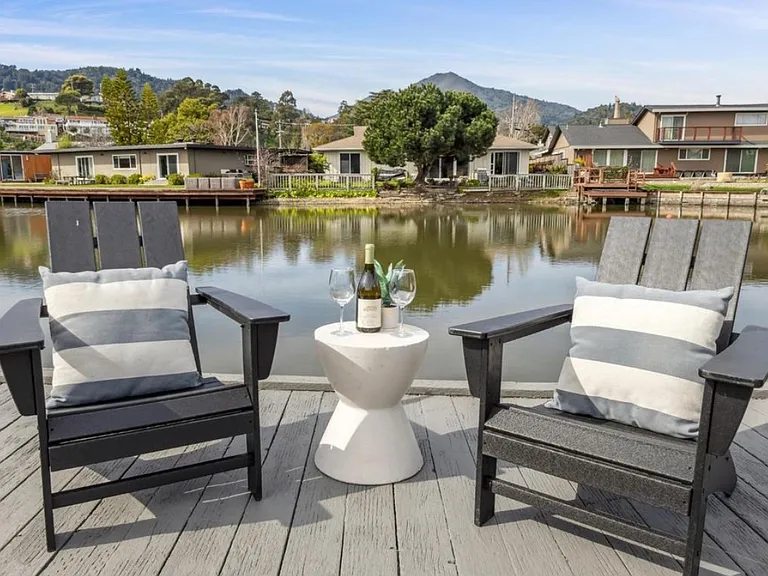 70 Birch Ave — Photo 2