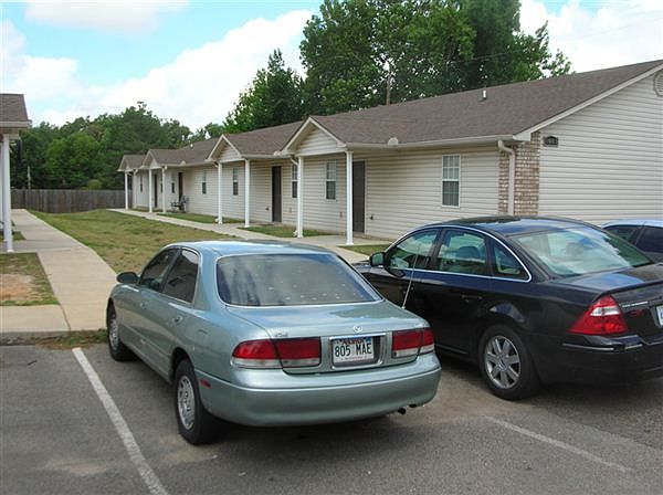 Ferrell Apts 001