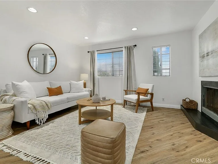 7050 S La Cienega Blvd #6 — Photo 2
