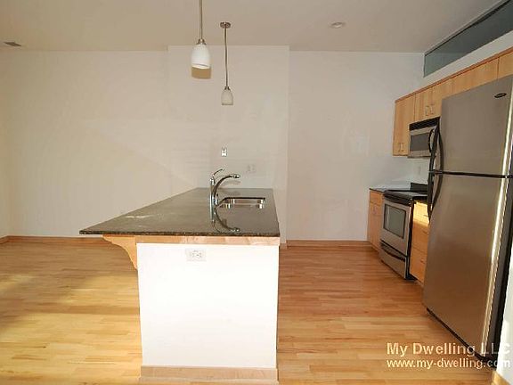 3rd image of 601 E Ogden Ave Unit 506