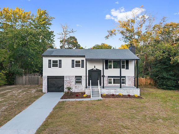 3rd image of 1 Black Oak Dr