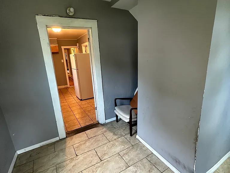 33 Dunbar St #1 — Photo 17