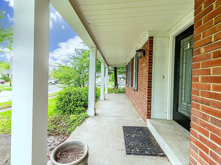 10602 Tioga Ct — Photo 8