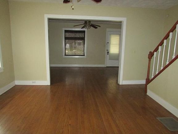 3rd image of 21 1/2 The Arena St