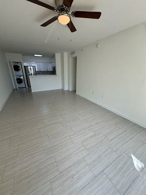 1st image of 444 NE 39th St #226
