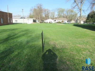 105 N Main Ave, Hills, MN, 56138
