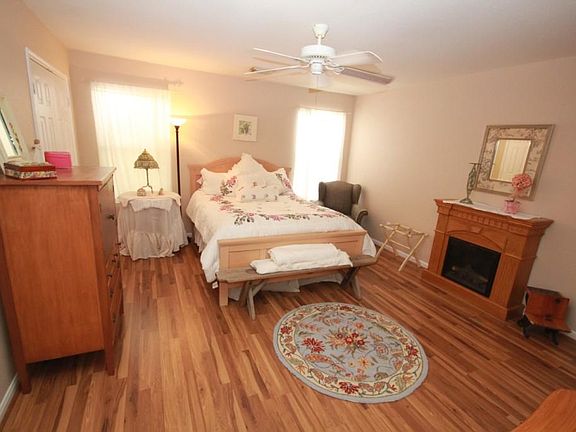 4th image of 3714 Morning Cove Ln