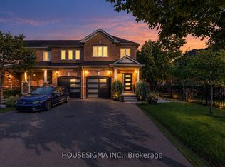 5261 Palmetto Pl, Mississauga, ON L5M 0C8