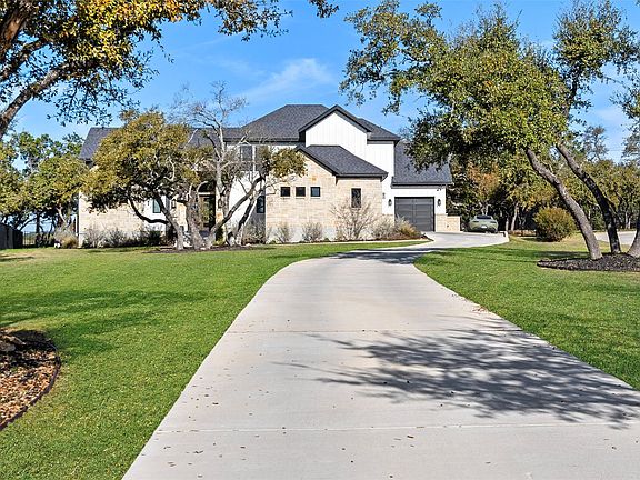 3rd image of 316 Stockman Dr