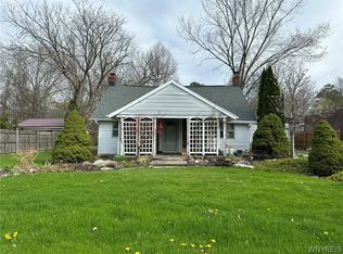 3279 Whitehaven Rd, Grand Island, NY 14072
